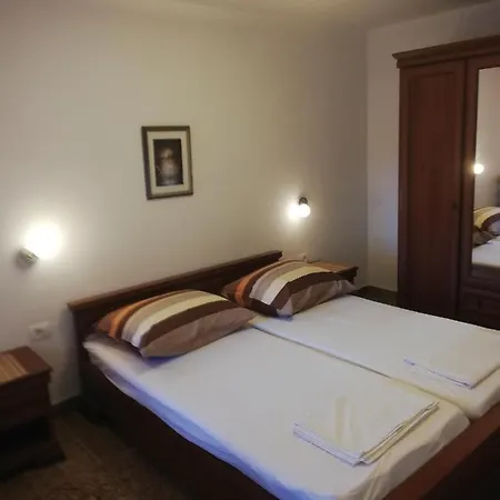 Guest house Apartman Nevia Lka *